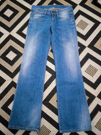 Jean Carhartt taille 25x32 w'pat (taille 36)