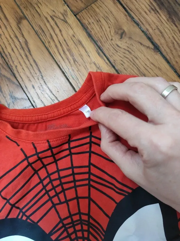 Spiderman t-shirt 110cm - photo numéro 4