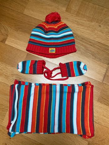 Ensemble bonnet gants et écharpe 1/3 mois