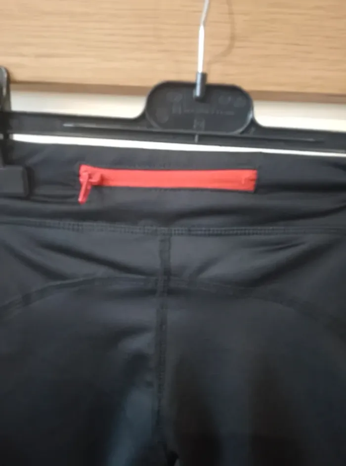 Pantalon legging neuf - Sport - Fille 10 ans - photo numéro 3