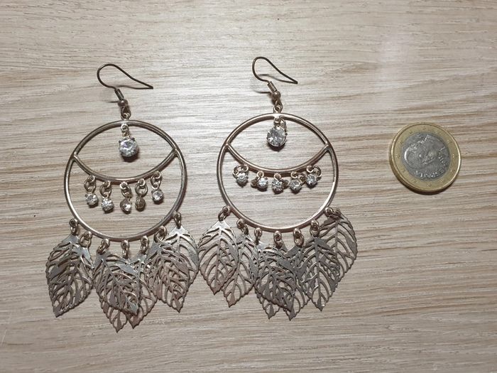 Ravissantes créoles vintage strass feuilles