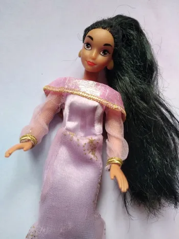 Jasmine disney princesse princess Aladdin musicale mini doll