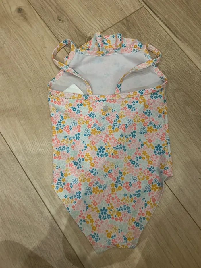Maillot de bain une pièce petite fille - photo numéro 2
