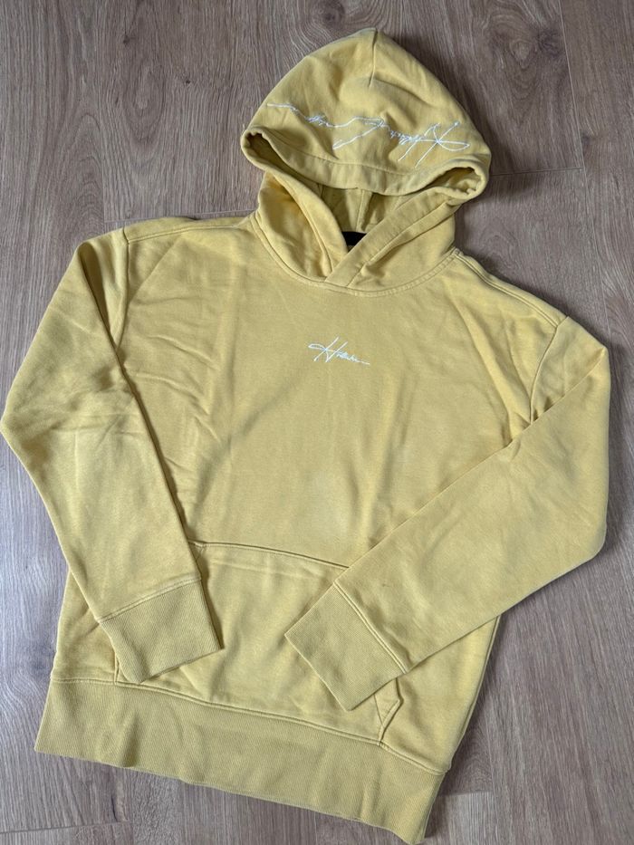 Sweat à capuche Hollister jaune avec logo brodé - photo numéro 5