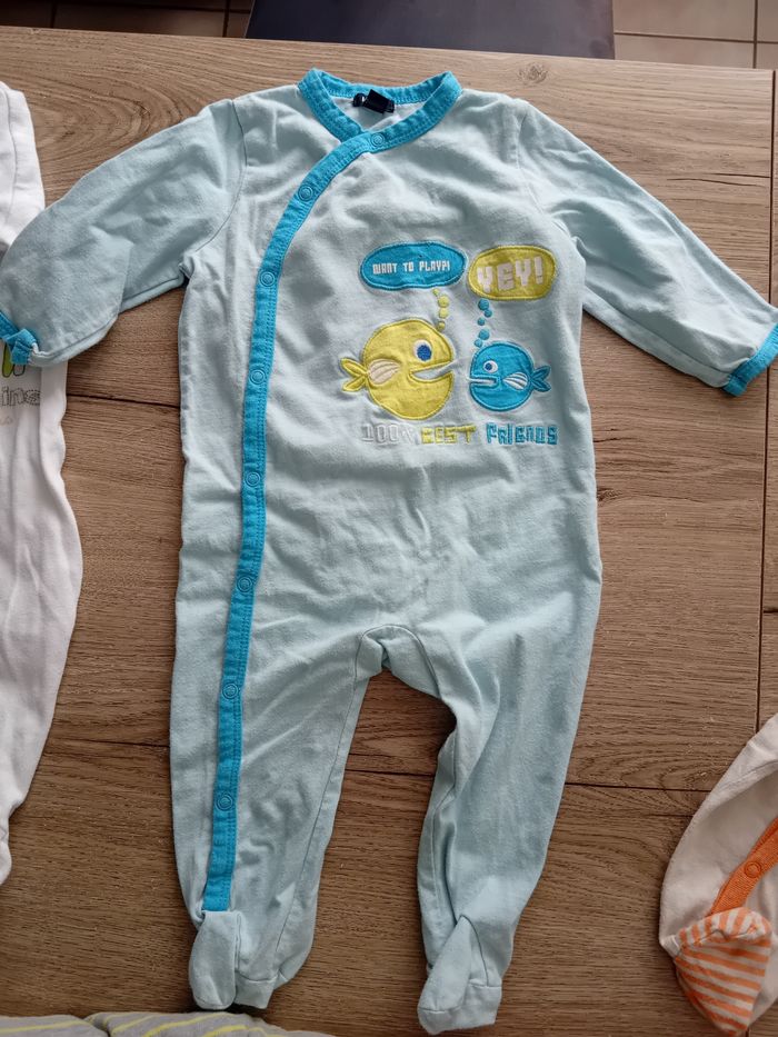 Lot 6 pyjamas 12 mois - photo numéro 6