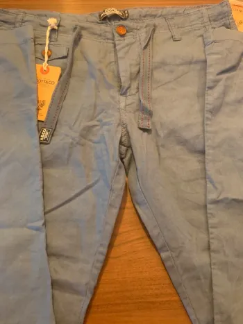 lot 3 pantalons et 1 short