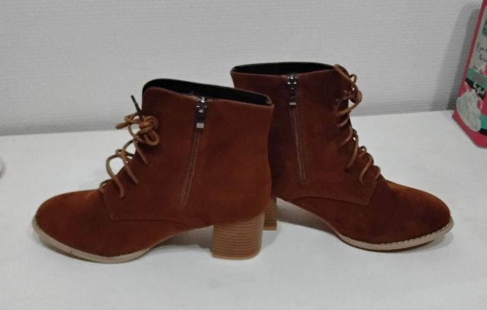 Bottines neuve suédine talon 6 cm - photo numéro 2