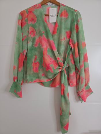 Blouse cache coeur verte et corail