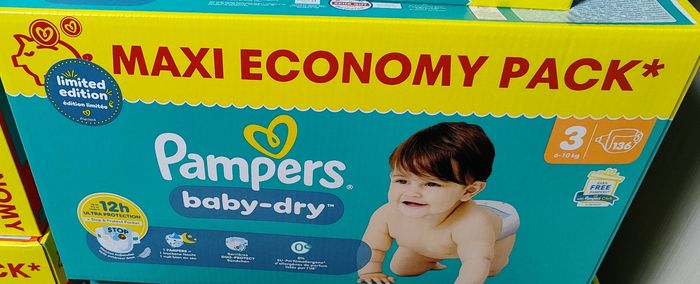 Carton de couches taille 3 Pampers baby dry