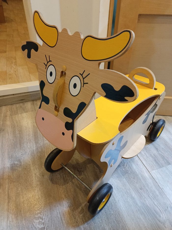 Vache coffre trotteur.