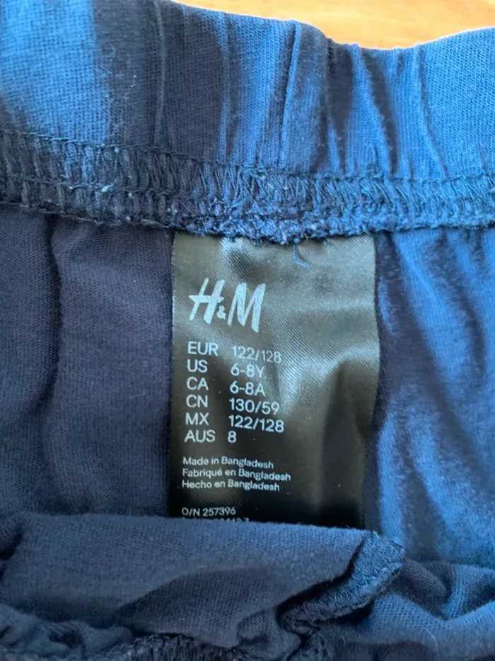 Short h&m taille 6/8 ans - photo numéro 2