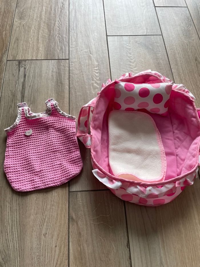 Petit lit et accessoires pour poupée de 35cm - photo numéro 1