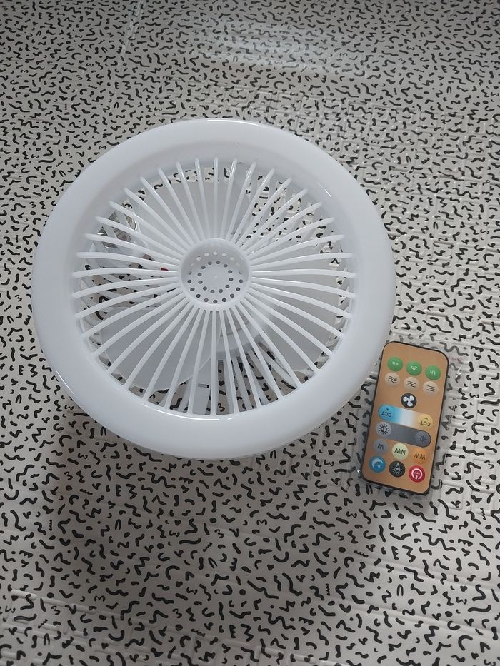 Ampoule ventilateur LED neuve avec télécommande