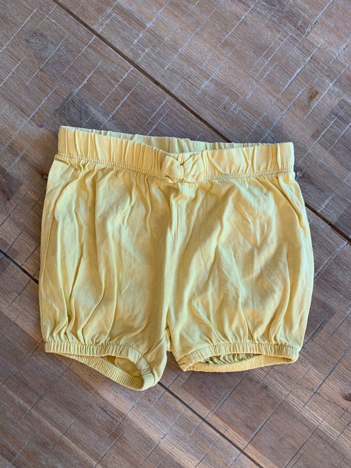 Short jaune