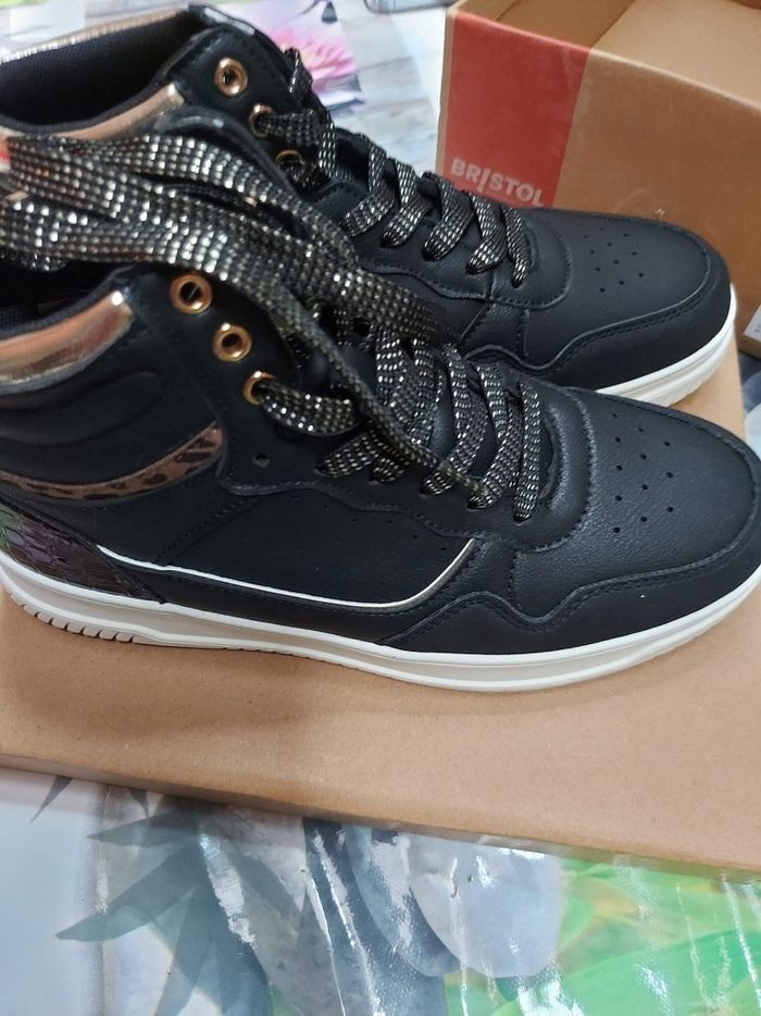 Vend basket  neuf