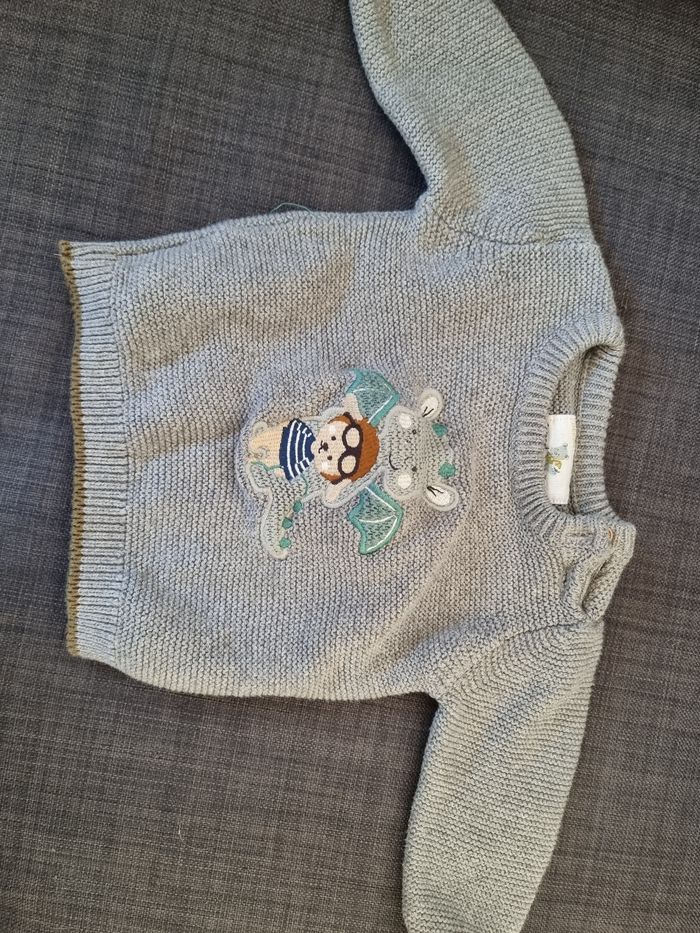 Lot pulls et gilets 3 mois - photo numéro 3