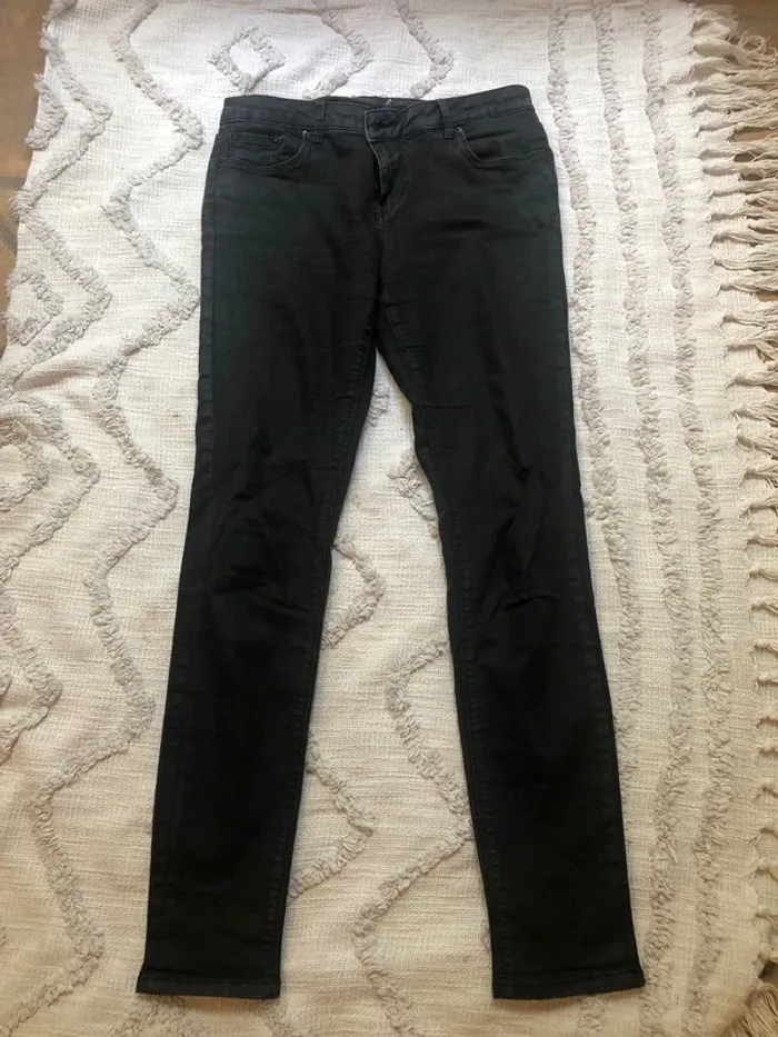 Jean simili noir taille basse Zara taille 36