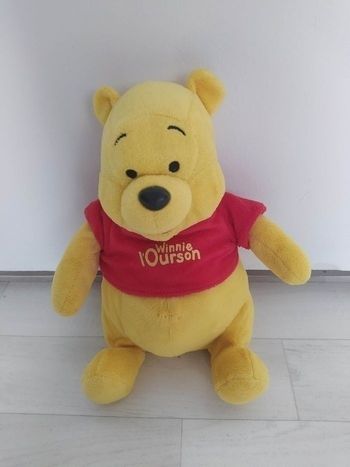 Peluche Winnie l'ourson Disney, nounours ou Doudou