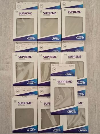 Lot de 10 paquets de 60 sleeves Ultimate Guard Supreme Mini Sable 