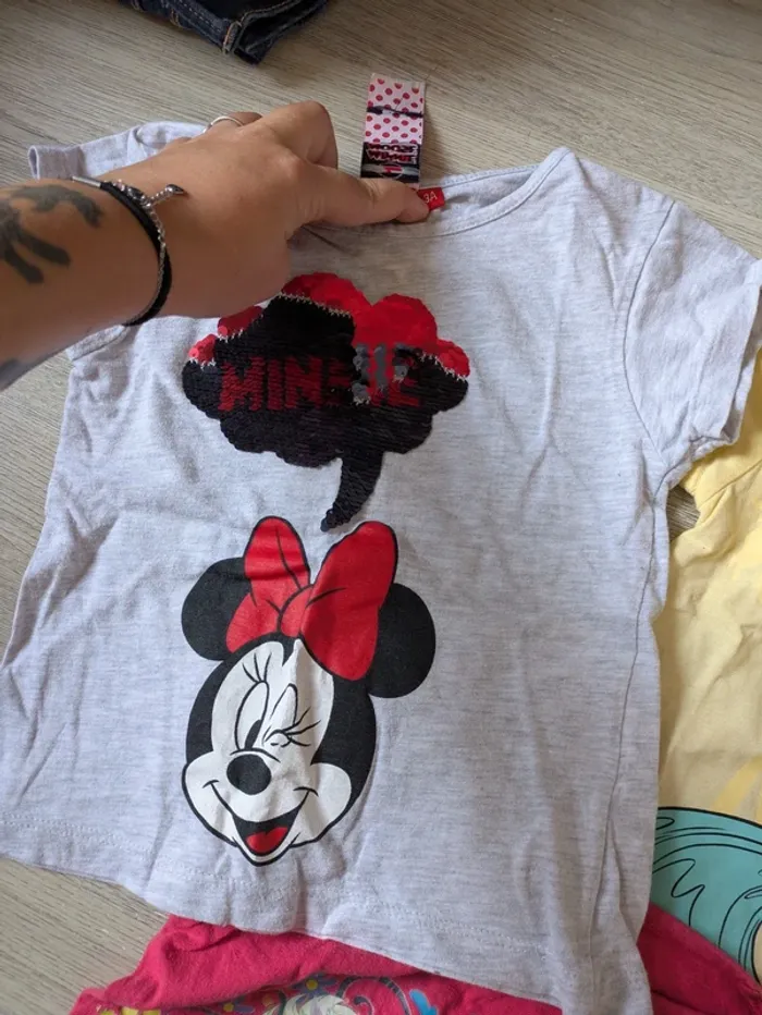 Lot tee shirt Disney 3 ans - photo numéro 4