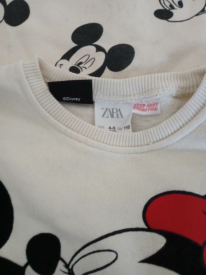 Lot de pulls Disney pour fille taille 4ans et taille 5ans pour fille - photo numéro 4
