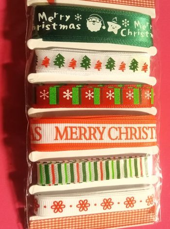 Plusieurs rubans de Noël