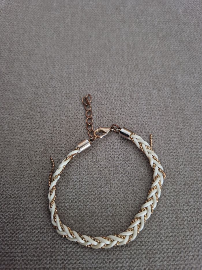 Bracelet tressé blanc crème avec lignes boules dorées - photo numéro 6