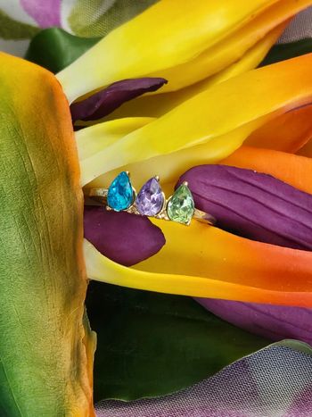 Bague avec ses 3 pierres topaz en forme de gouttes en acier inoxydable