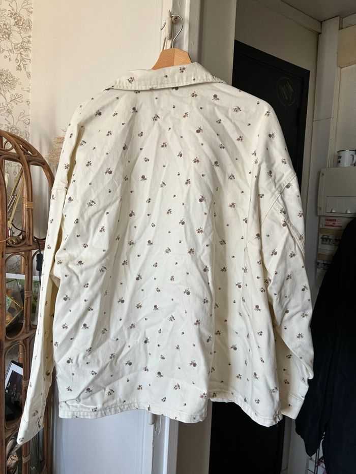 Veste blanche à fleurs état neuf - photo numéro 2