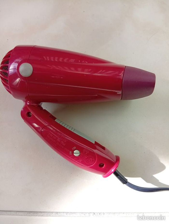 Sèche-cheveux pliable Babyliss - photo numéro 2