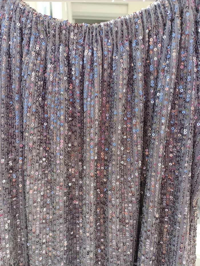 Robe à sequins avec doublure en très bon état couleur argenté taille 36/38 Bodyflirt. - photo numéro 2