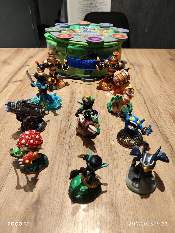 Lot de 10 Skylanders avec sac de rangement - photo numéro 6