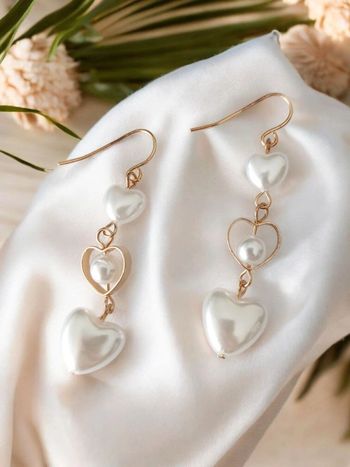 Boucles d'oreilles pendantes  - cœur blanc  - bohème coquette 🌸