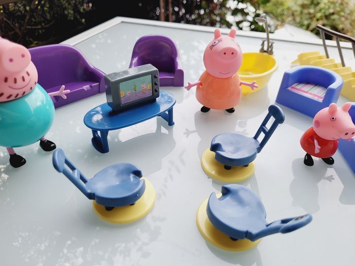 Lot Peppa Pig : divers mobilier + 9 personnages - photo numéro 7