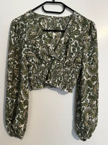 Blouse courte à motifs