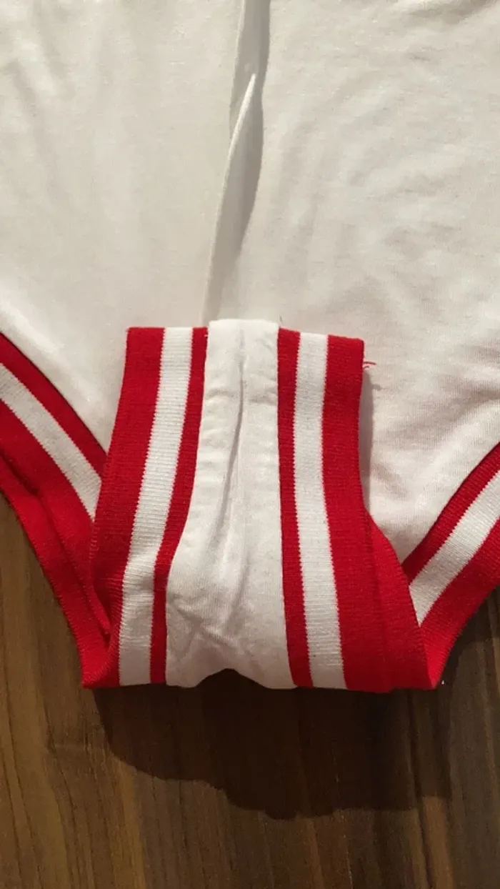 body blanc et rouge - photo numéro 3