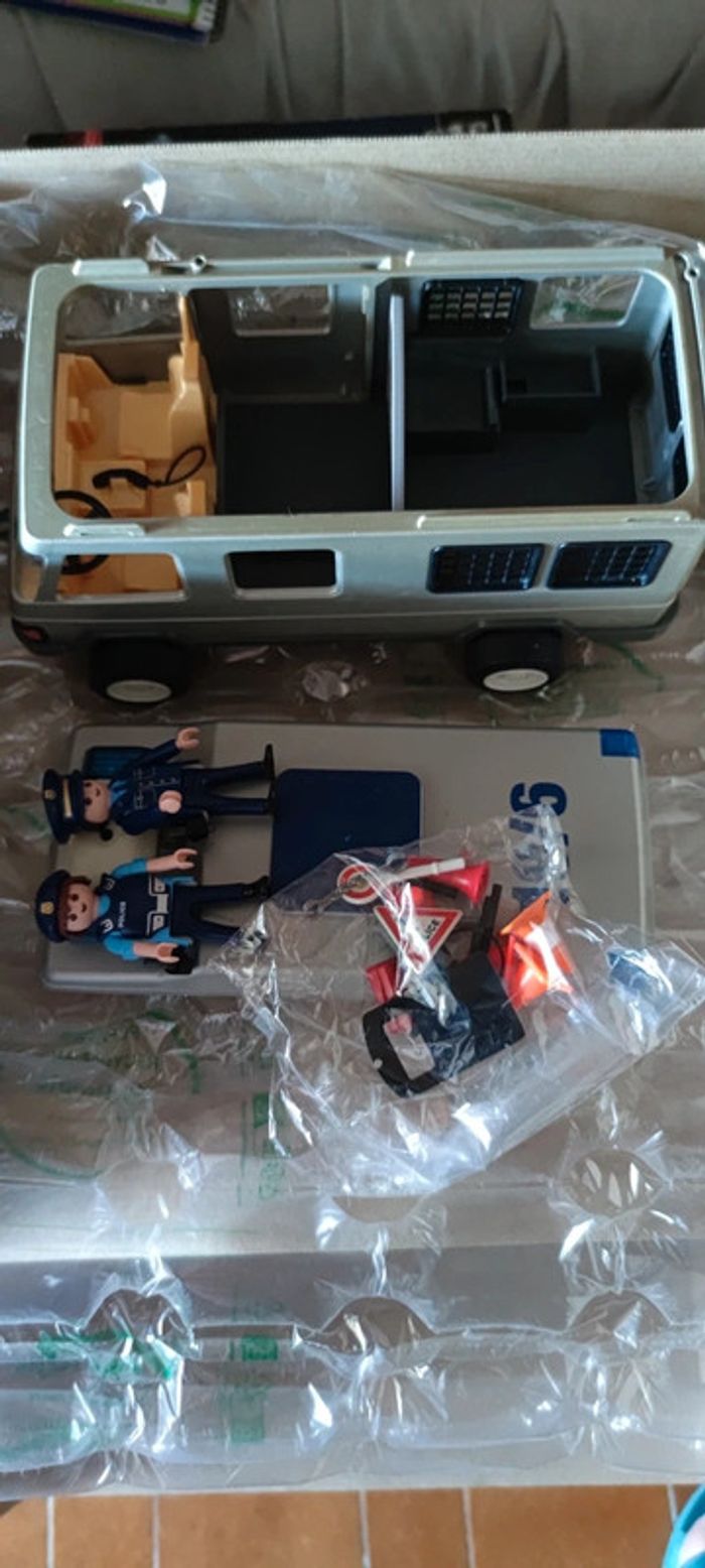 Playmobil N 4023 Fourgon de Police - photo numéro 6