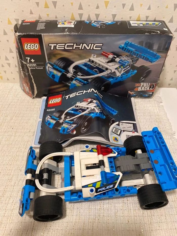 Lego technic voiture de police