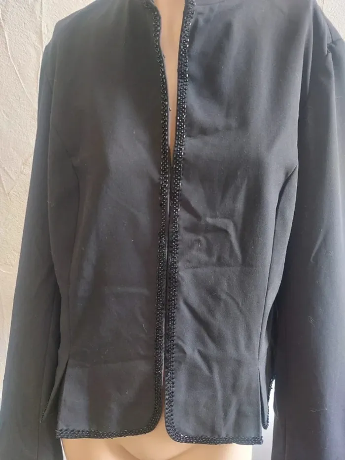 Veste noire élégante avec bordure perlée Taille 44 - photo numéro 2
