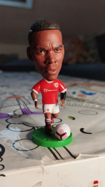 Petite figurine football neuve Paul Pogba Manchester United