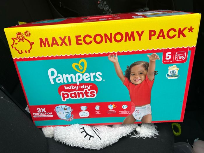 Carton pants Pampers taille 5 NEUF