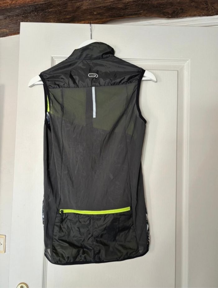 Gilet sans manches de sport - photo numéro 2