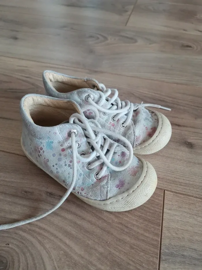 Chaussures premiers pas fille 23
