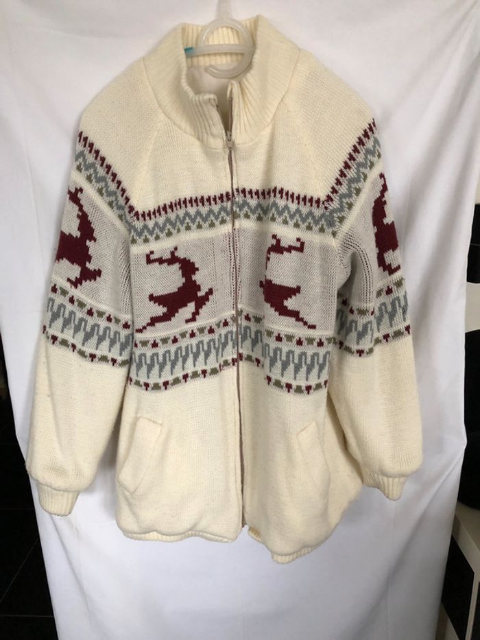 Veste réversible laine avec motifs rennes vintage taille 46 bon état.
