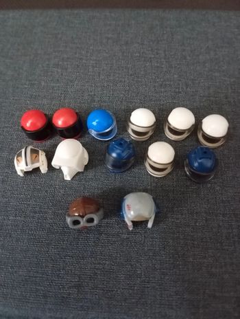 13 casques lego