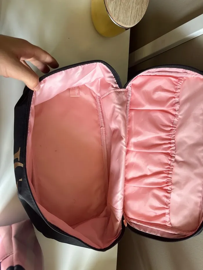 Lot trousse de voyage Victoria Secret - photo numéro 6