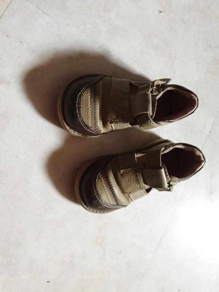 Chaussure t 22 - photo numéro 3