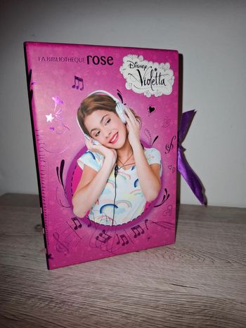 Coffrer de livres de poche violetta