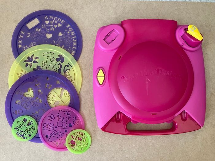 Machine Mandala Designer de Ravensburger + 6 pochoirs (5€)