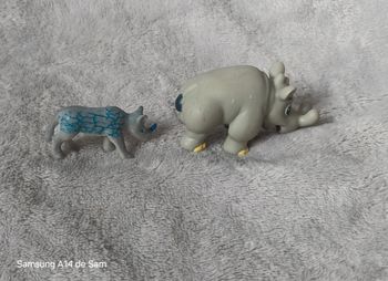 Lot de 2 figurine rhinocéros